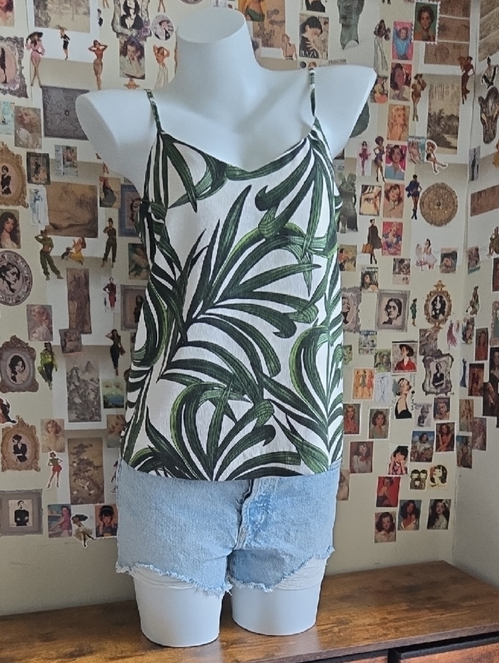 Elaine Rose Green Leaf Floral V Neck Spaghetti Strap Dressy Camisole Top